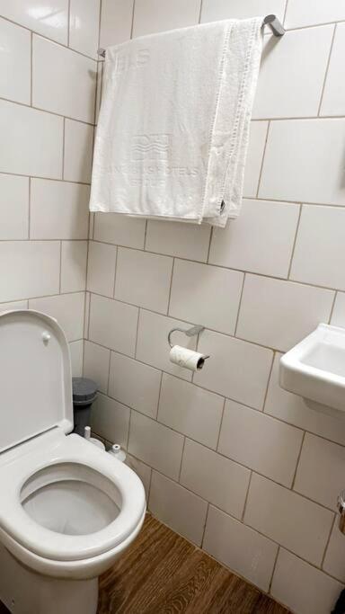 Cosy Quiet Single Studio Merton  エクステリア 写真